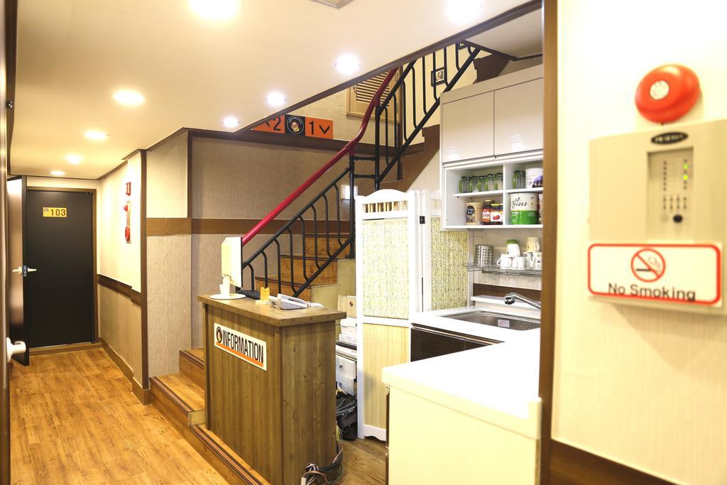 Kingkong Hotel Myeongdong Seúl Exterior foto
